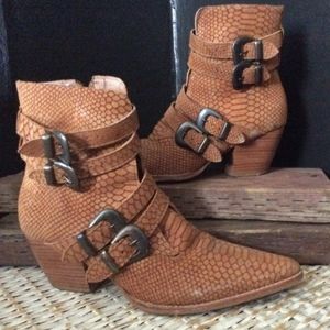 FLASH SALE!! NWB Matisse Harvey 8